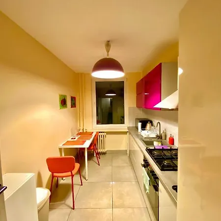 Entire In A Super Location - Cheap Monthly Rate * קרקוב