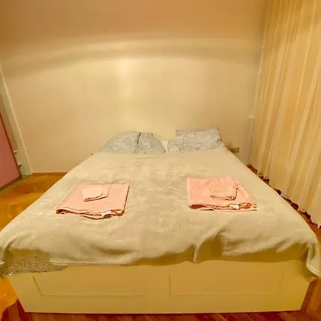 Entire In A Super Location - Cheap Monthly Rate *