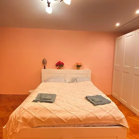 Entire In A Super Location - Cheap Monthly Rate דירה *